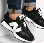 New Balance 327 Negra/Blanca