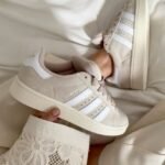 Campus 00s Bege y Blanca