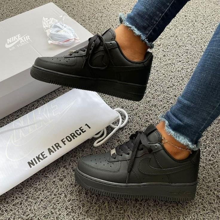Air Force 1 Negra - Imagen 1